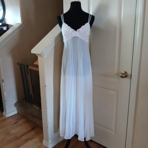 Flora Nikrooz Dresses & Skirts - Vintage White Maxi Slip Dress Lacey Top Sheer Pleated Accordion Skirt S Coquette